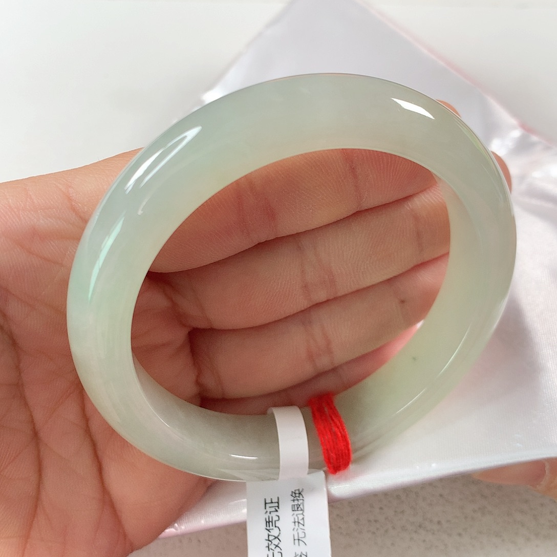 翡翠手镯未镶嵌①①⑦