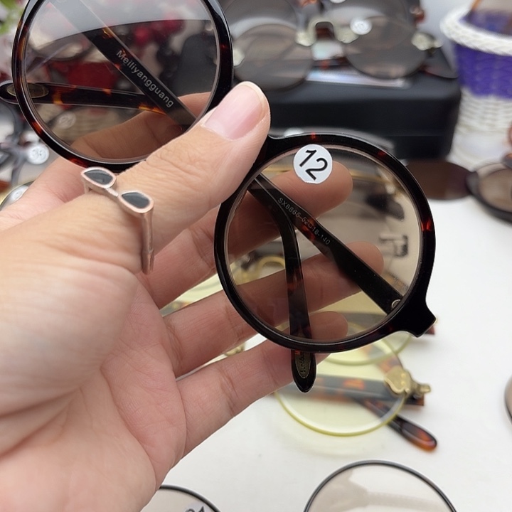 云***雨东海水晶石头眼镜12