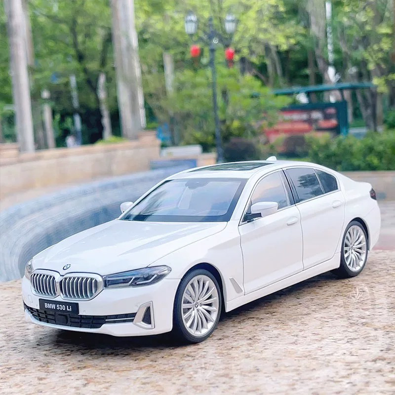 正版超大号宝马5系530Li合金汽车模型仿真男孩玩具车收藏摆件礼物