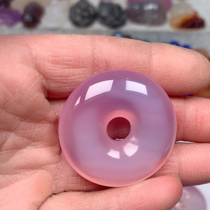 玛瑙/玉髓颈饰未镶嵌干**人