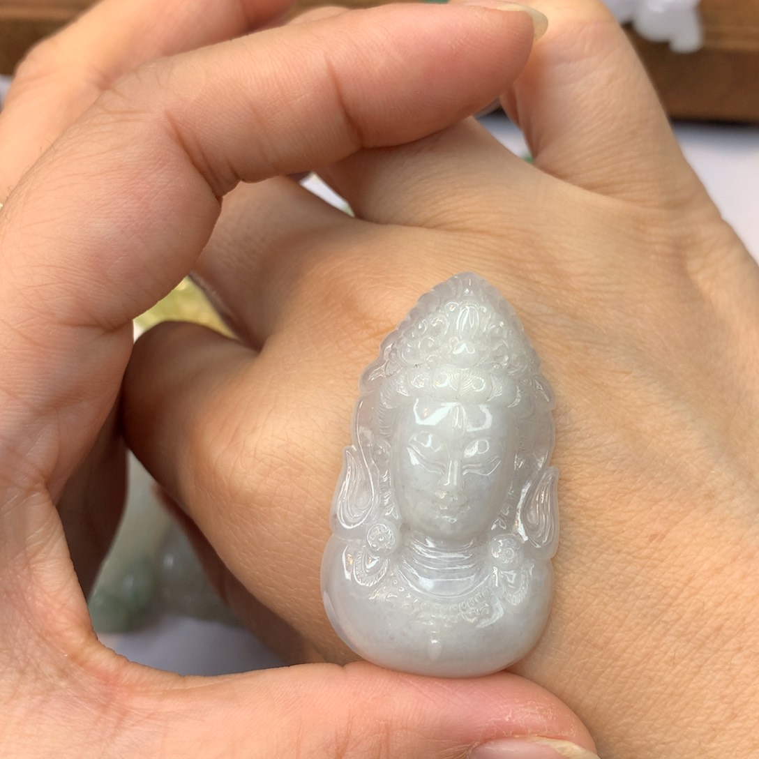 翡翠颈饰未镶嵌观音头