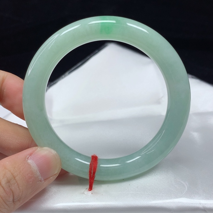 翡翠手镯（圆镯）未镶嵌54.1