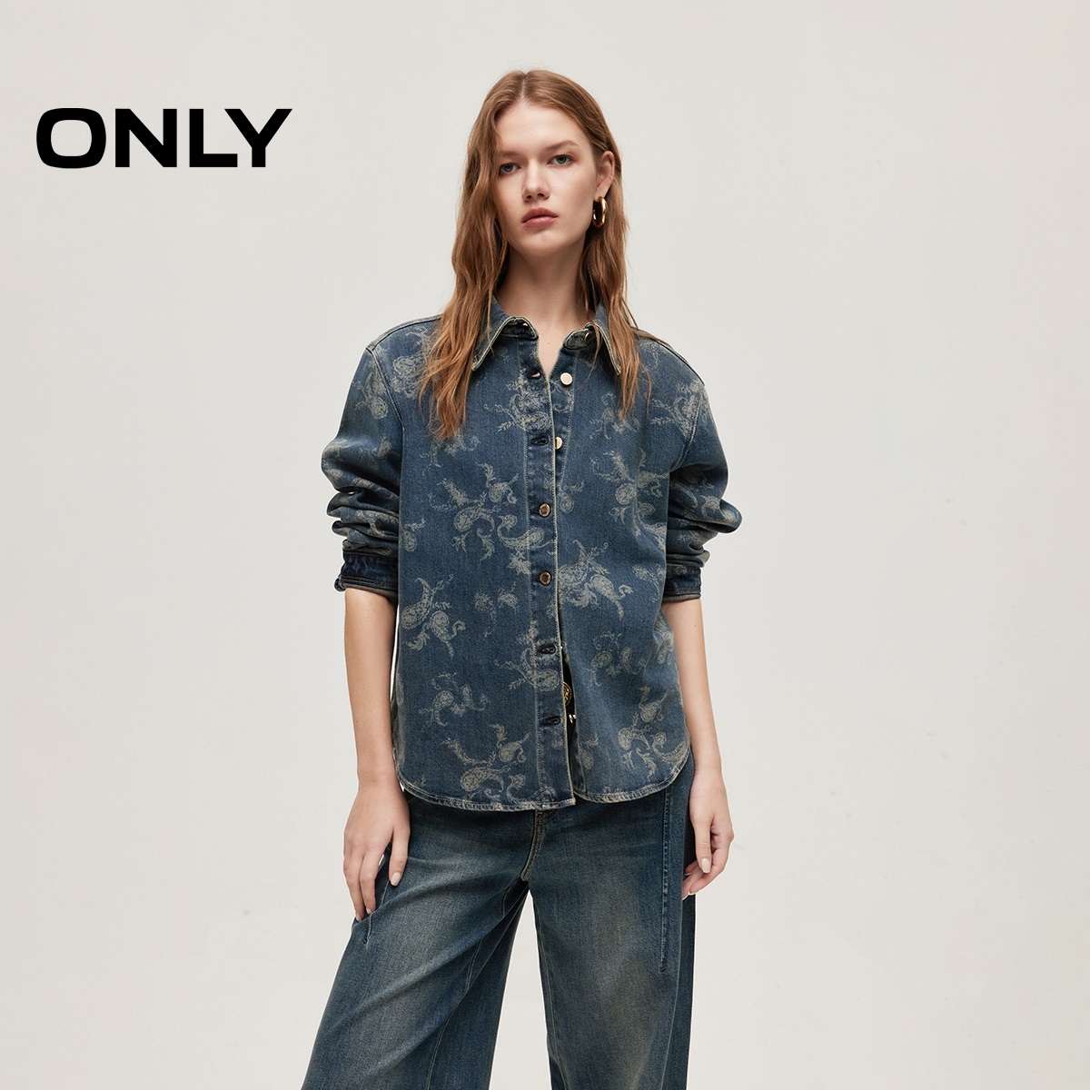 2025冬季新款复古独特花纹水显瘦正肩牛仔衬衫女|125462002