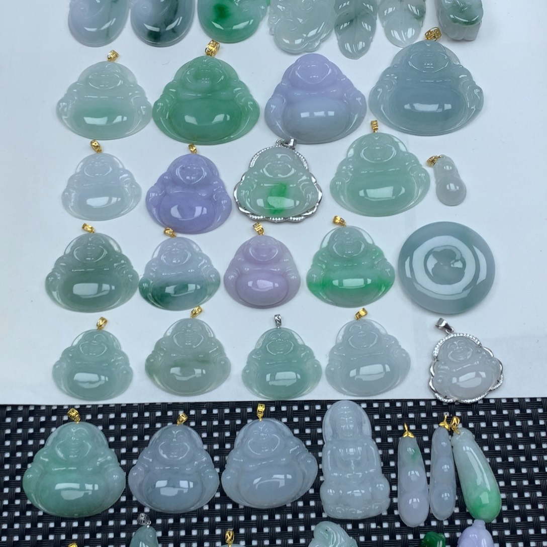 颈饰未镶嵌翡翠天然