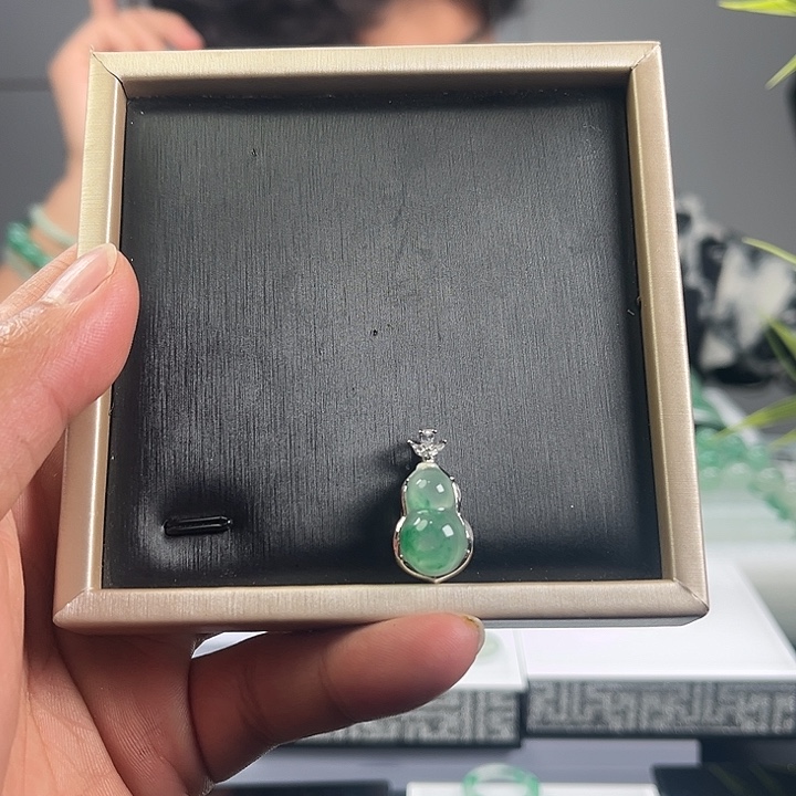 足银镶嵌石英质玉（非洲翠）珠宝半成品