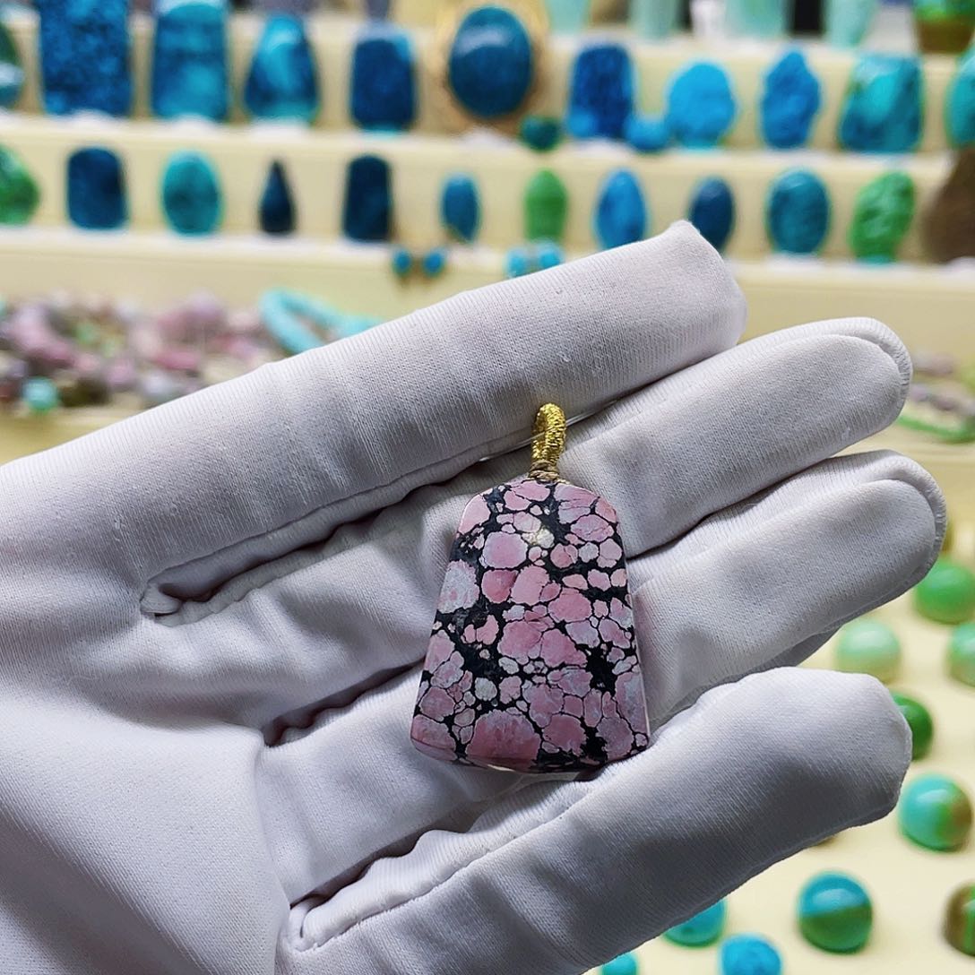 绿松石颈饰未镶嵌