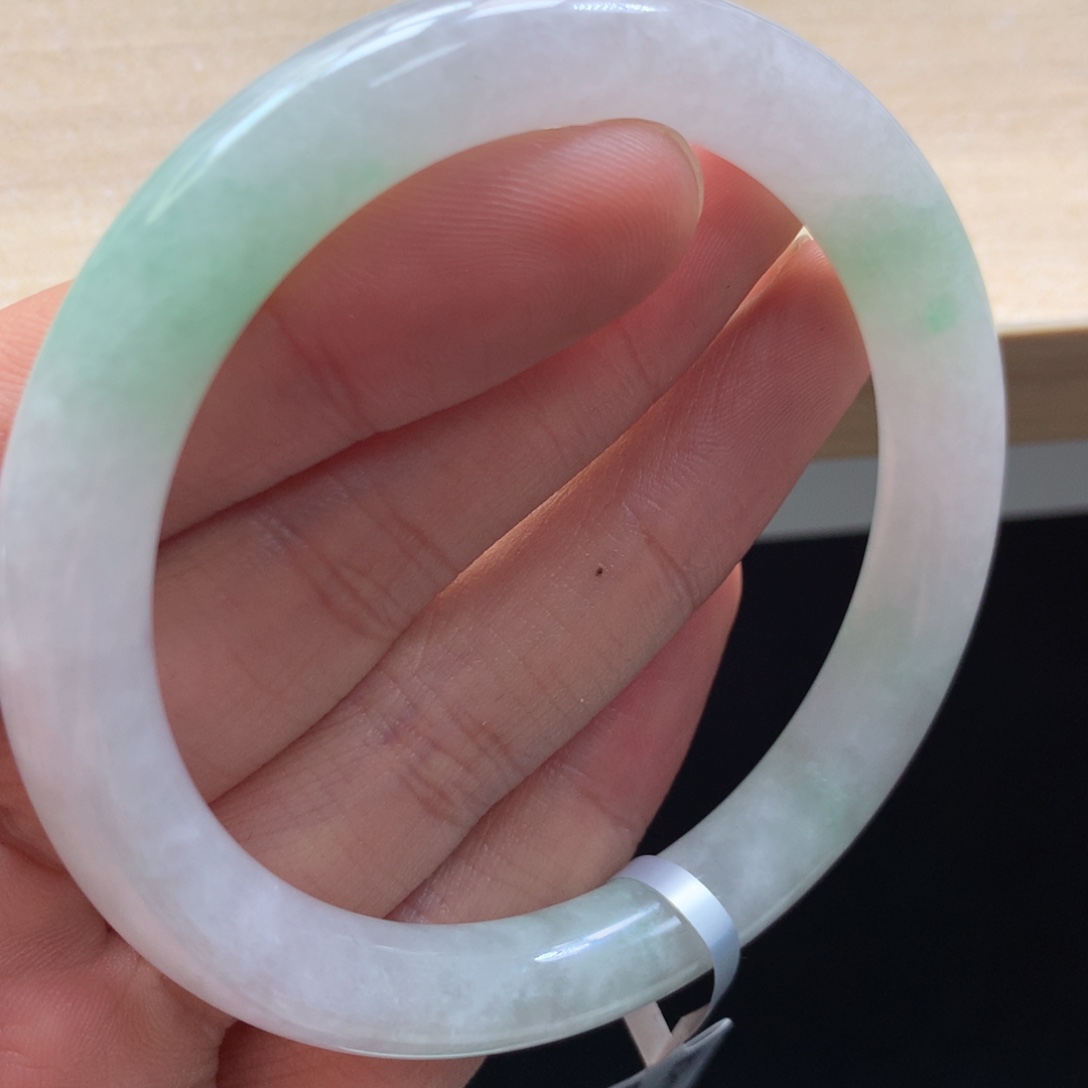 未镶嵌手镯翡翠手镯