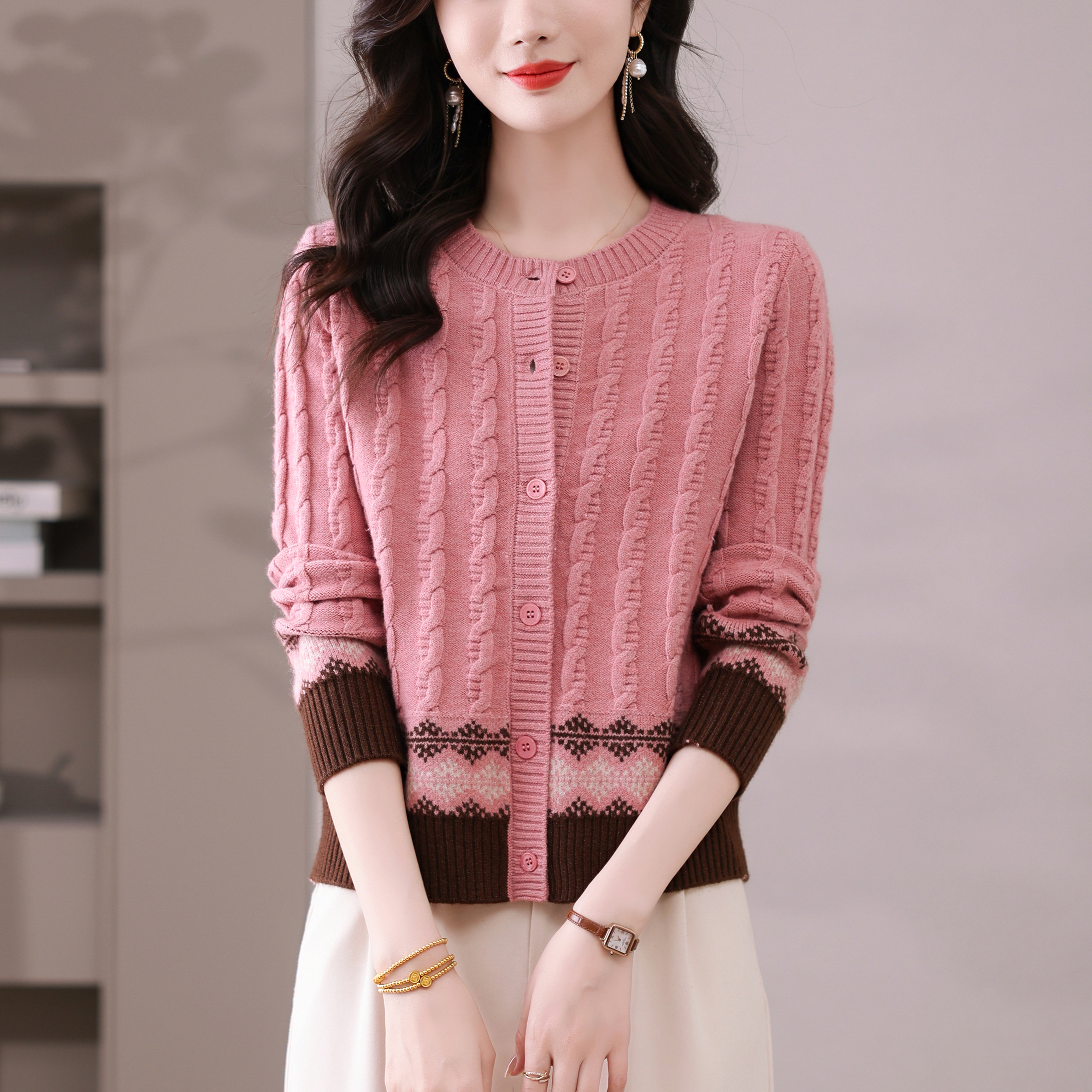 春季洋气女士短款毛衣开衫气质上衣长袖针织衫女时尚圆领百搭外套