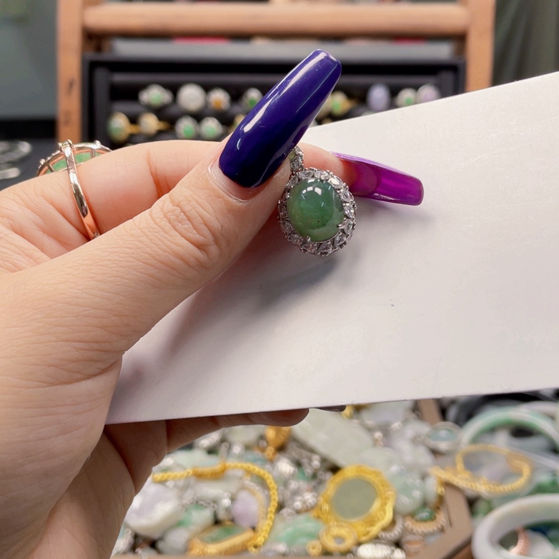 翡翠未镶嵌颈饰天然翡翠A货