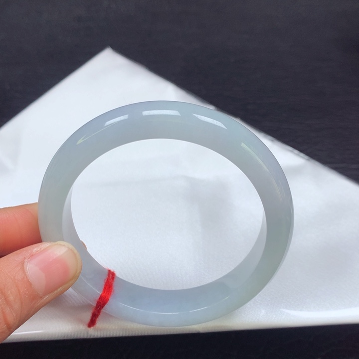 翡翠手镯未镶嵌57圈