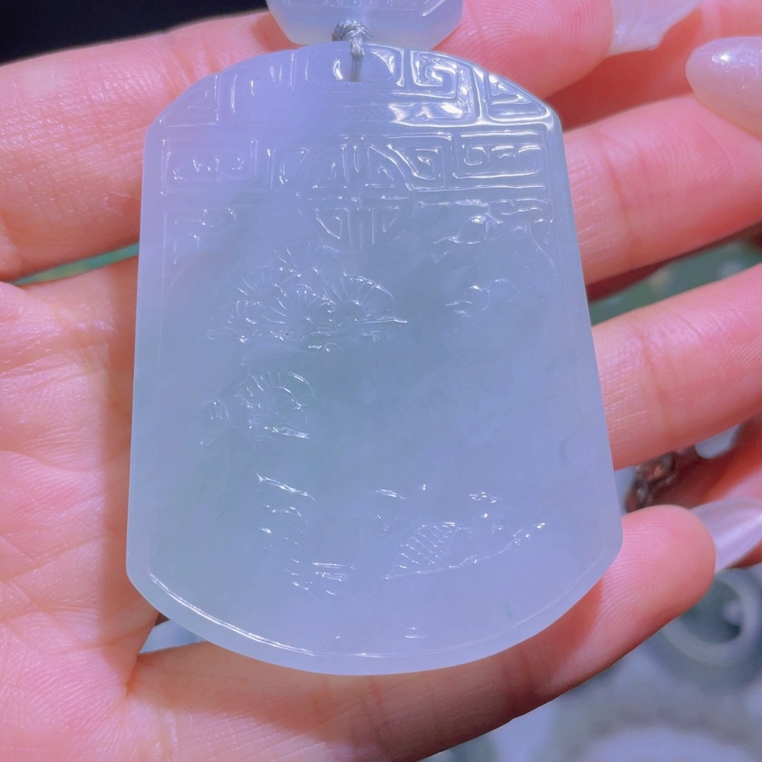 翡翠颈饰未镶嵌无事牌