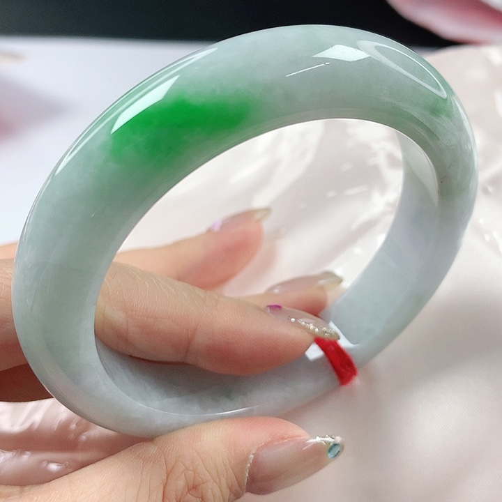 未镶嵌手镯翡翠，841