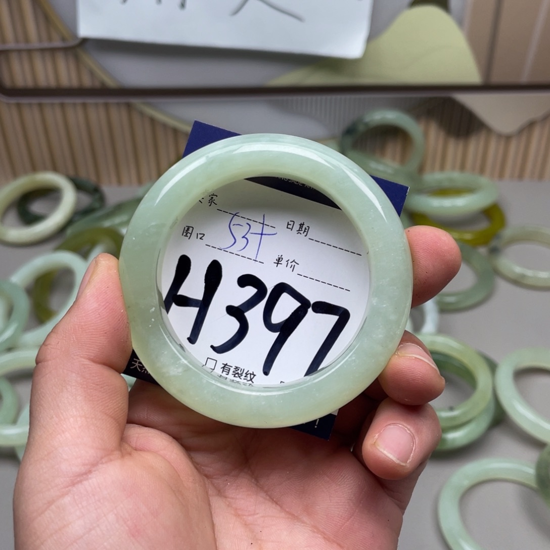 岫玉手镯手镯未镶嵌