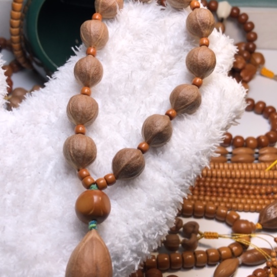 橄榄核吊坠1.6原皮手持