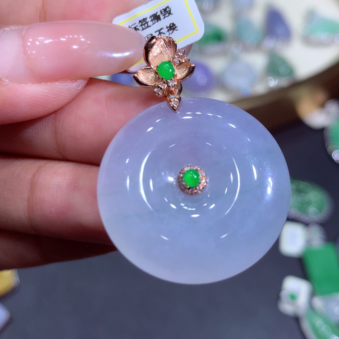 翡翠吊坠(赠链)18K金镶嵌