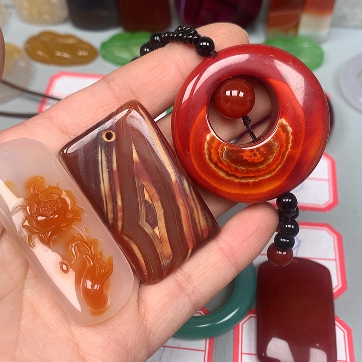 笑***生玛瑙/玉髓未镶嵌颈饰