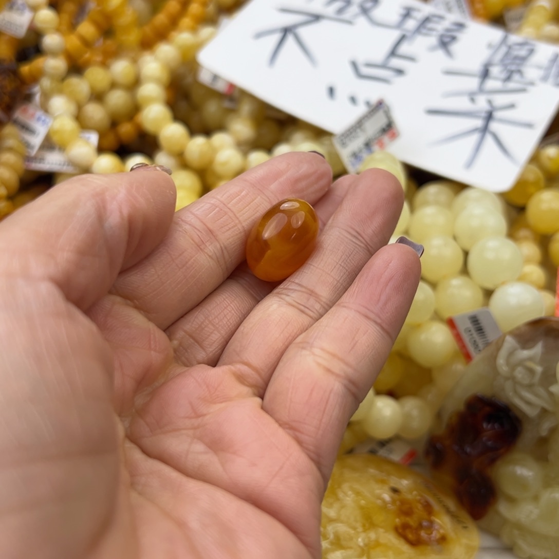 琥珀珠宝奇石未镶嵌