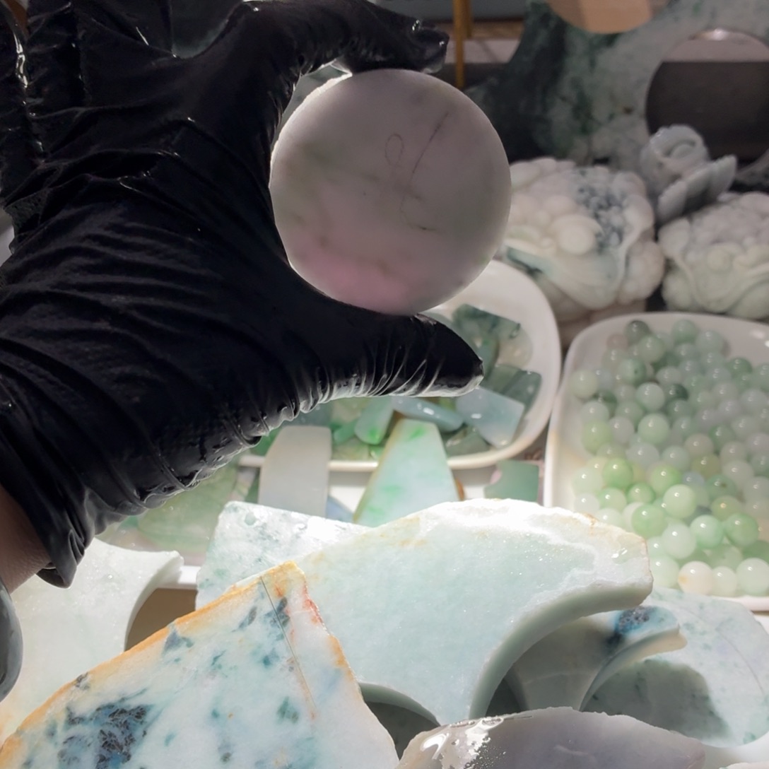 翡翠未镶嵌颈饰边角料