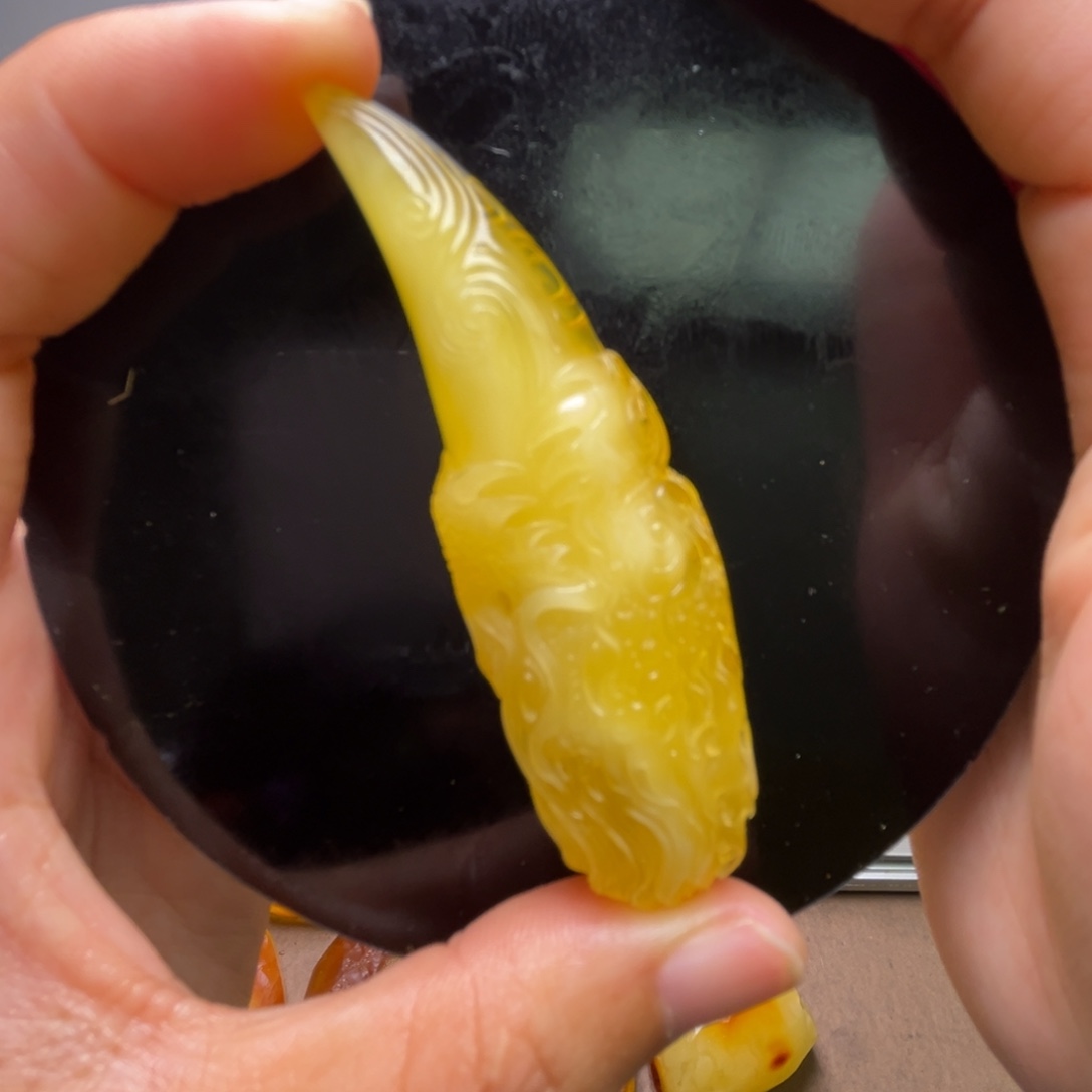 佛***登定制琥珀未镶嵌雕刻工费