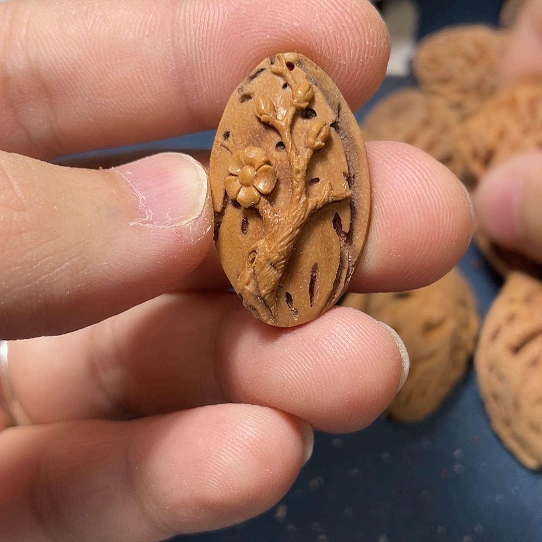 梅花吊坠一个，永莲蜜桃