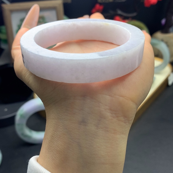 定制翡翠未镶嵌翡翠手镯