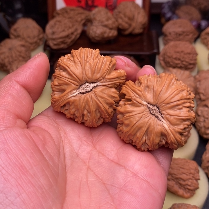 【闪购商品】梁*皓文玩核桃白狮子