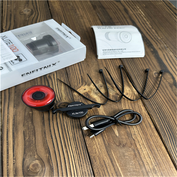 自行车智能感应尾灯公路车山地车夜间骑行LED高亮防水警示闪光灯