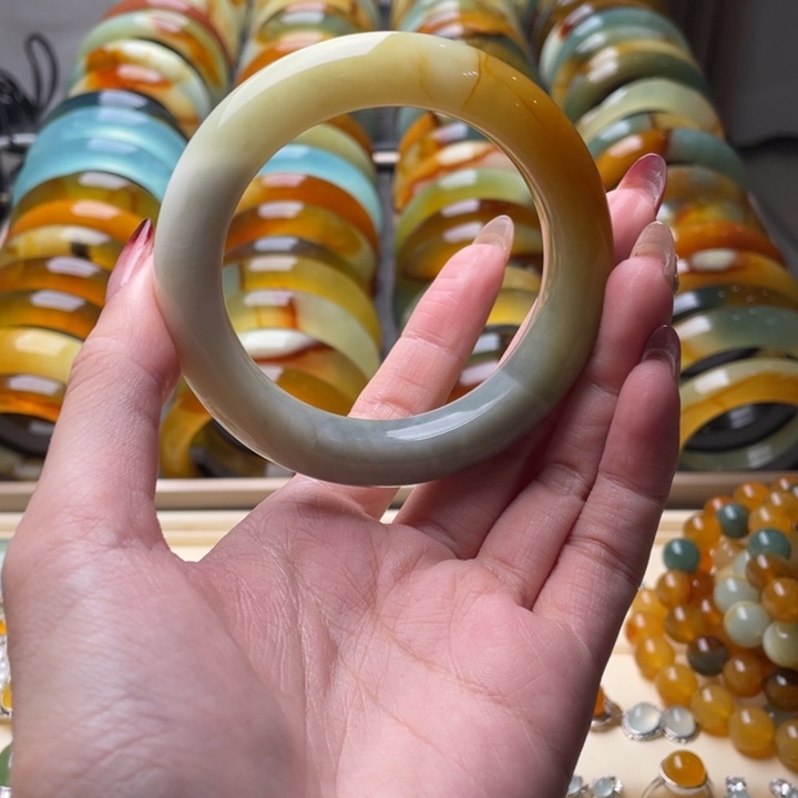 蛇纹石玉手镯未镶嵌56.2