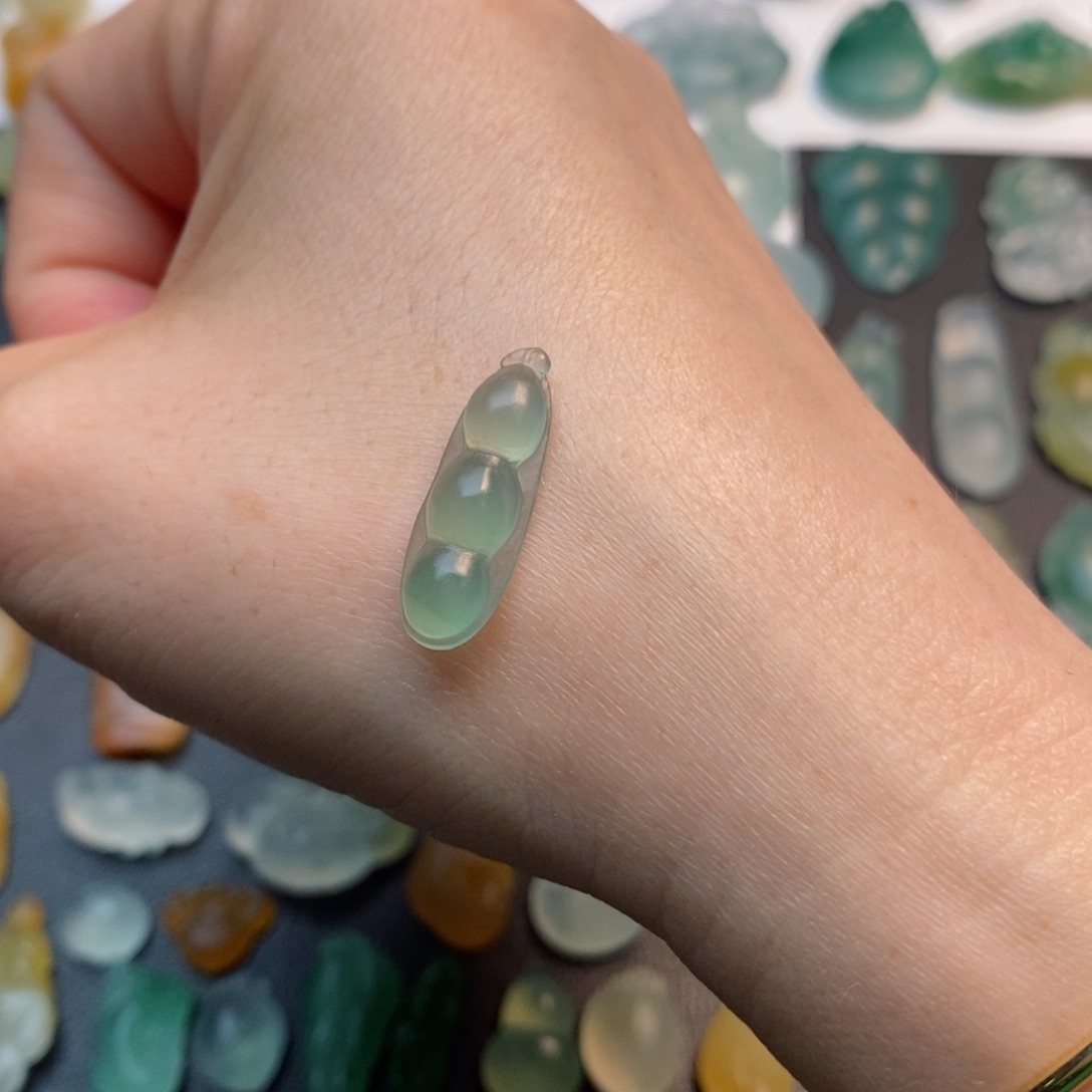 定制翡翠未镶嵌豆子