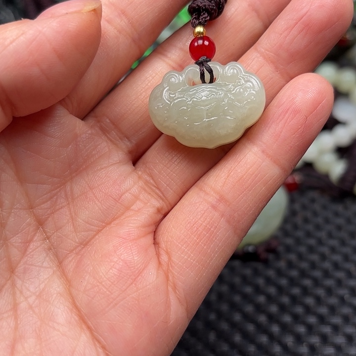 和田玉颈饰未镶嵌