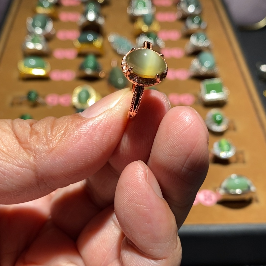 和田玉未镶嵌戒指