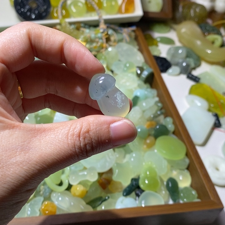 蛇纹石玉合金颈饰