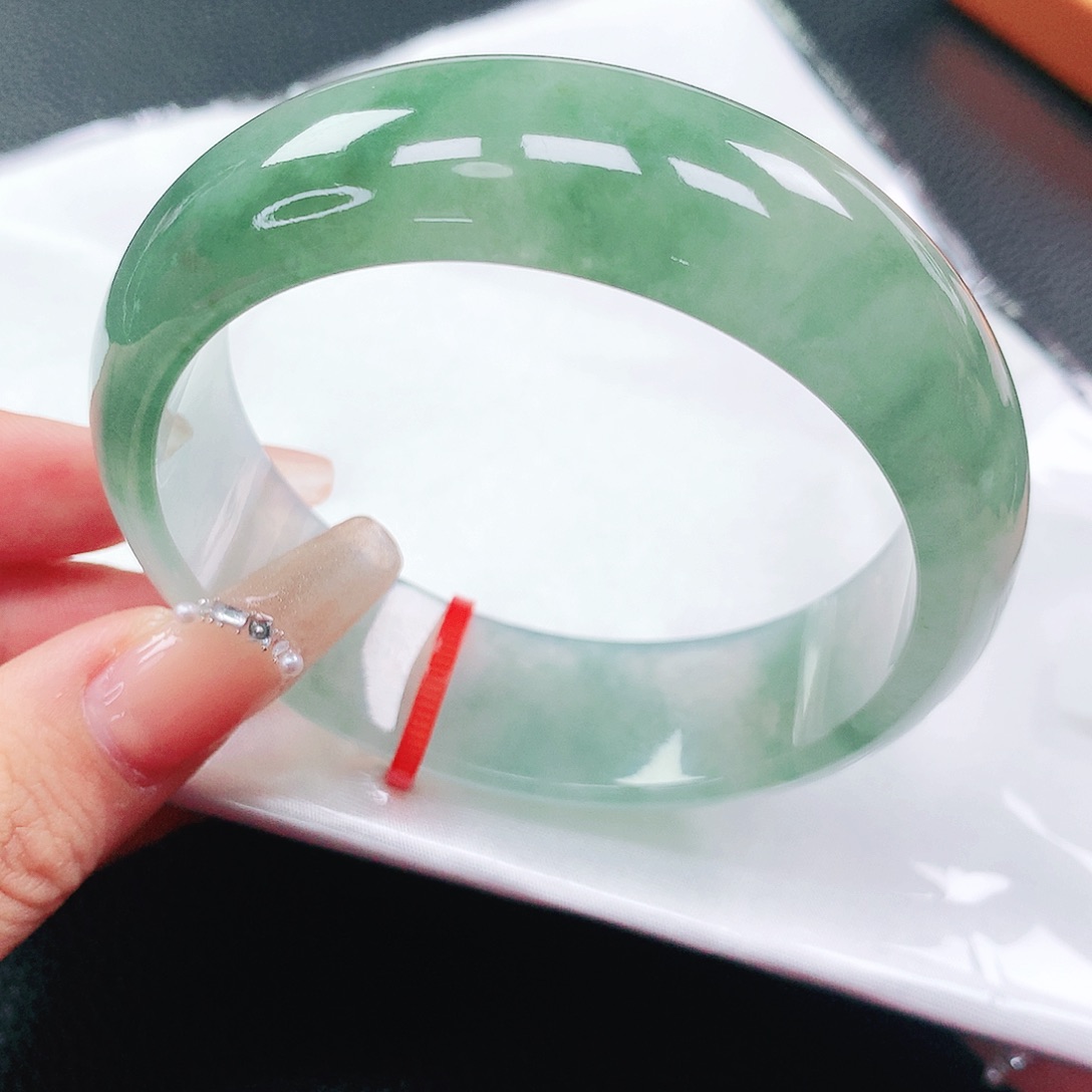 翡翠手镯未镶嵌58圈