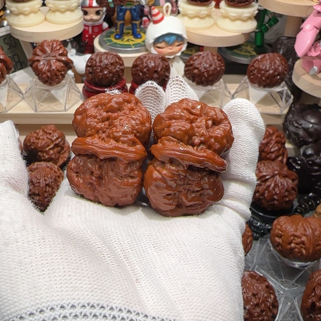 文玩核桃吊坠。***。42红蛤蟆头