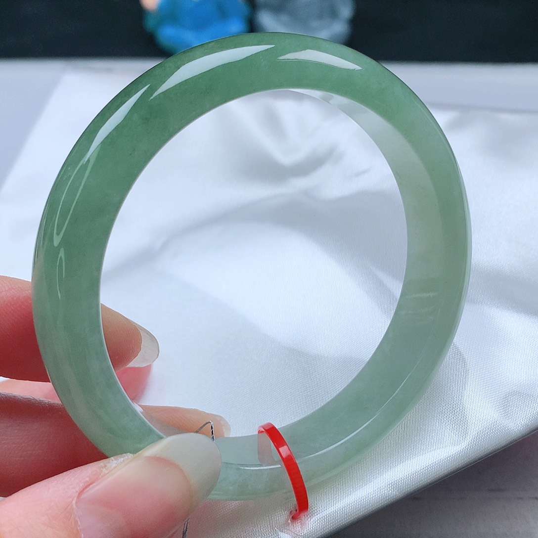 翡翠手镯未镶嵌58圈