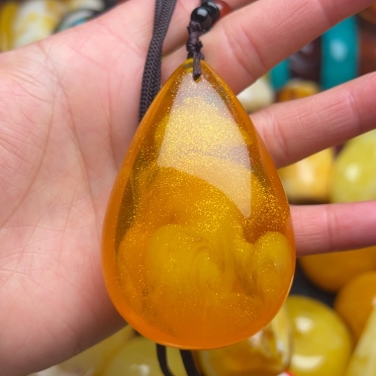琥珀手串未镶嵌蜜蜡