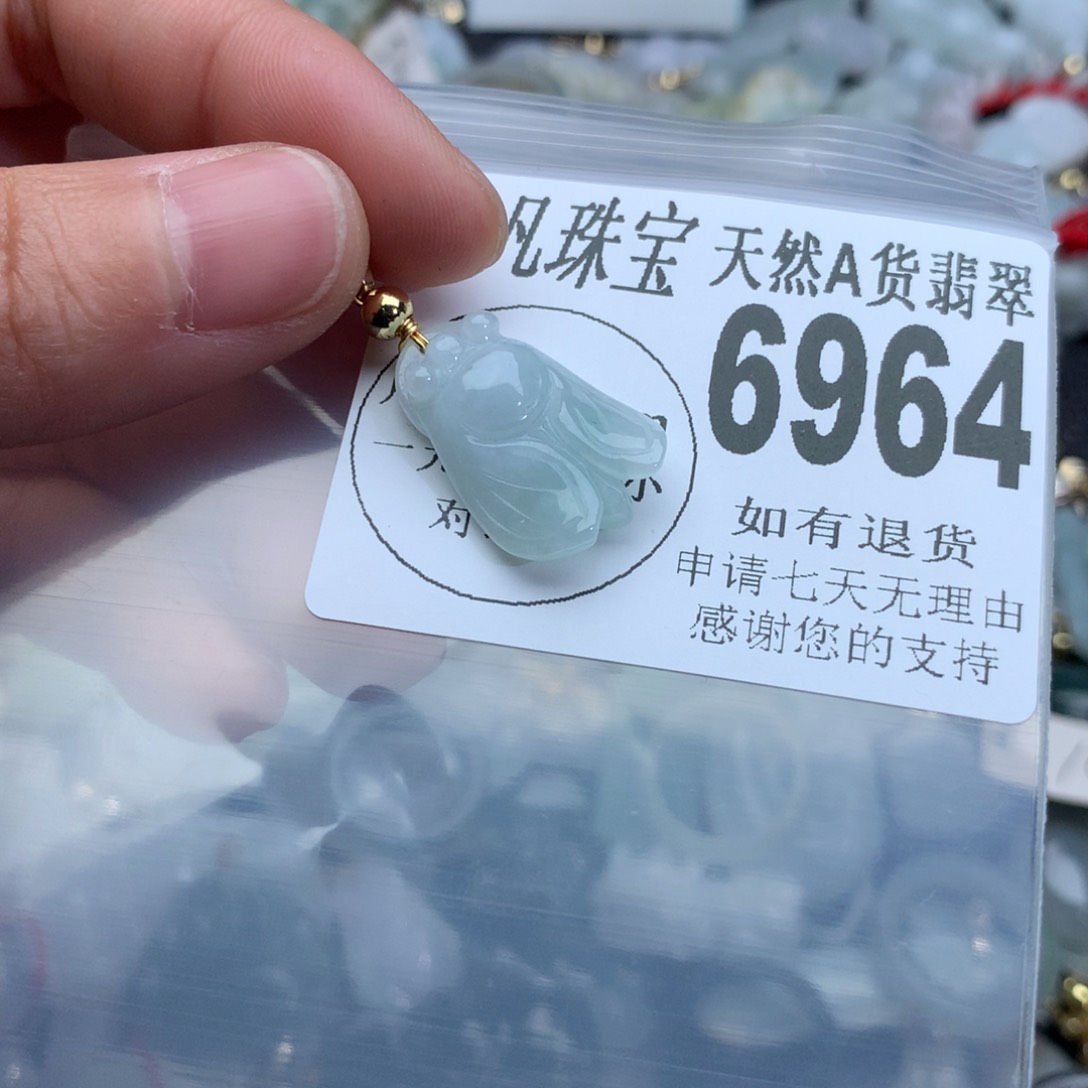 翡翠颈饰未镶嵌6964。