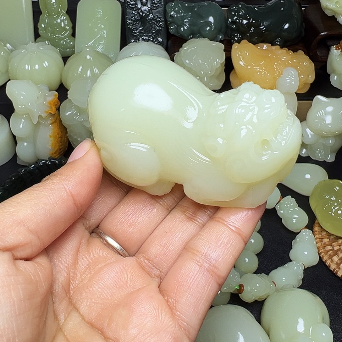 用***6软玉未镶嵌把件新疆天然精品料子