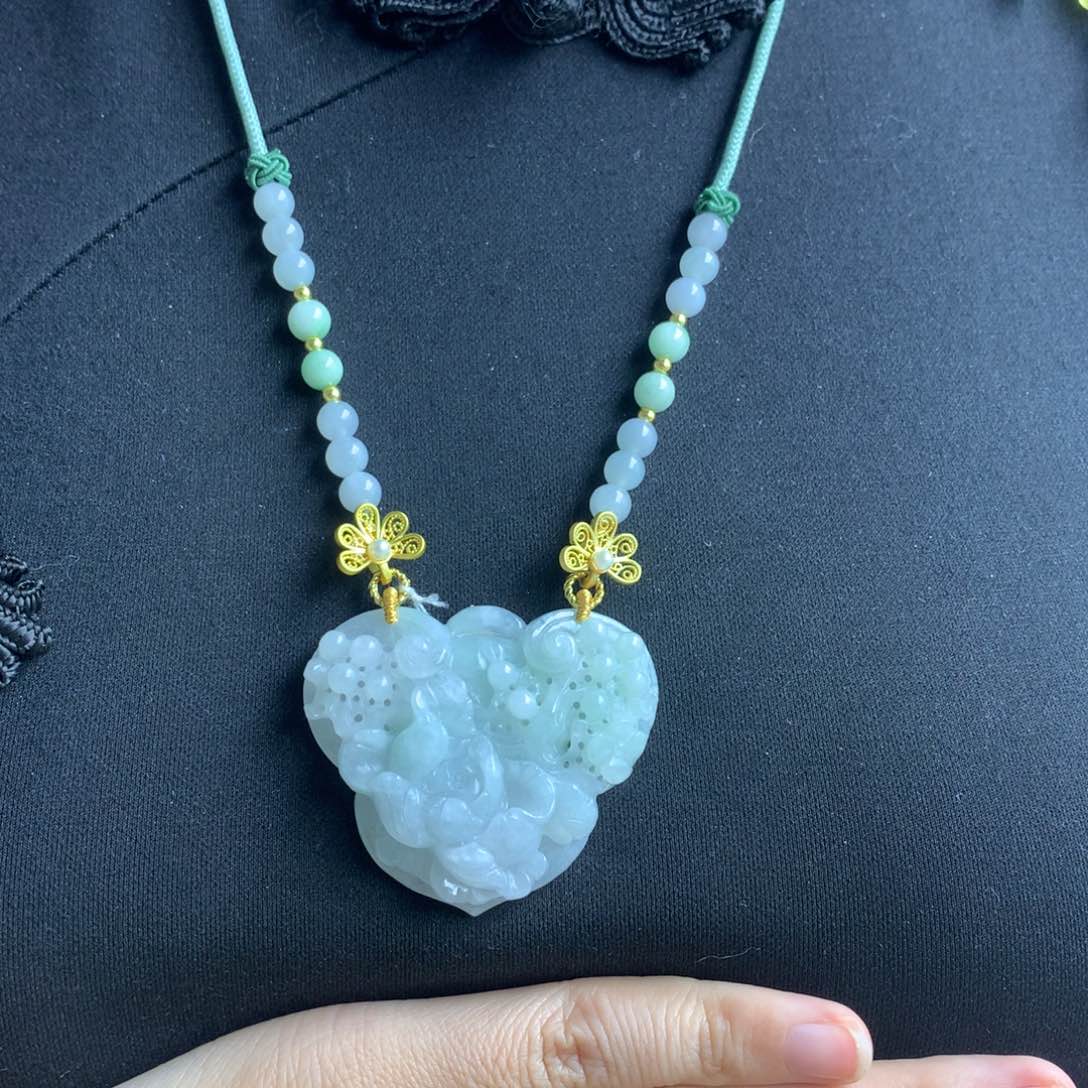 翡翠颈饰未镶嵌翡翠