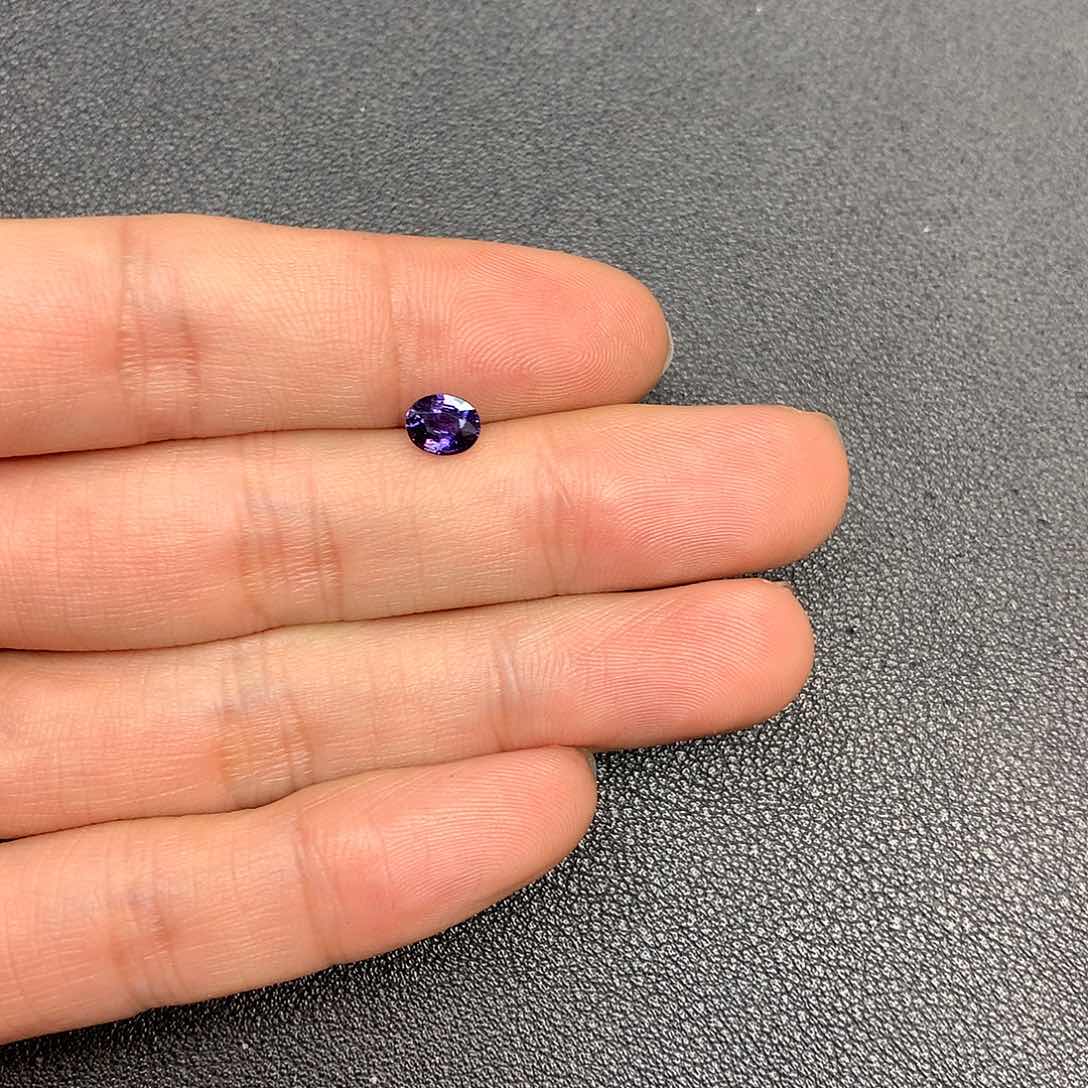 蓝宝石裸石未镶嵌