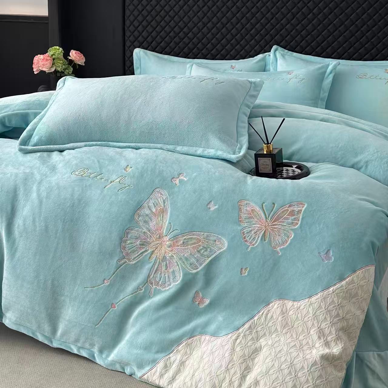 千鸟格蝴蝶系列牛奶绒四件套-天空蓝