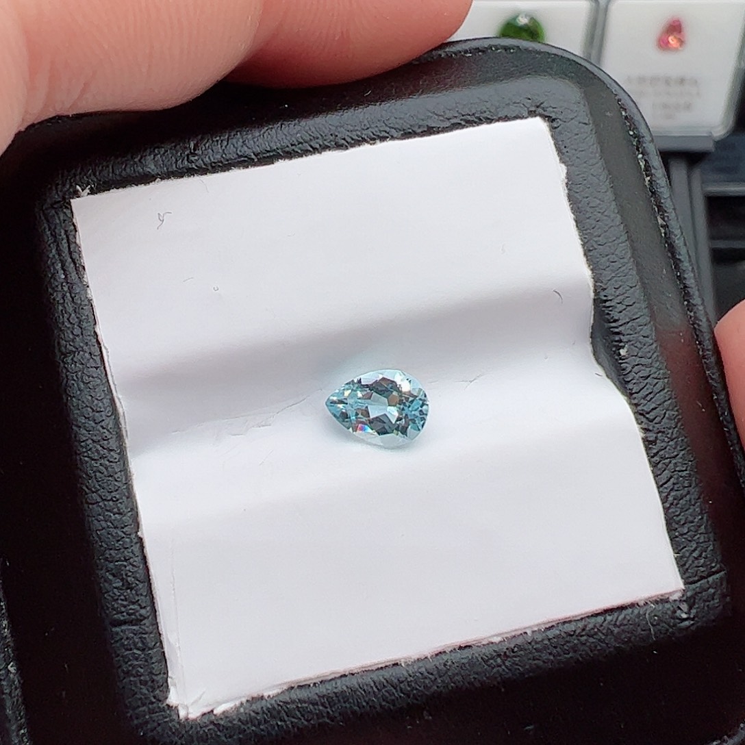 海蓝宝石裸石未镶嵌0.81克拉