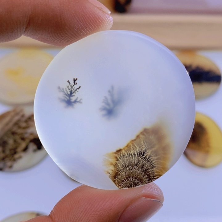 玛瑙/玉髓颈饰未镶嵌