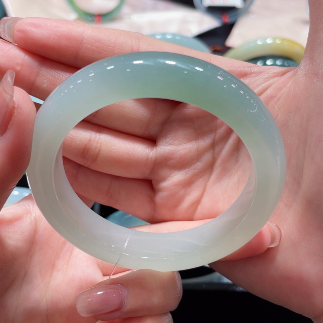 翡翠未镶嵌手镯54葡萄肉