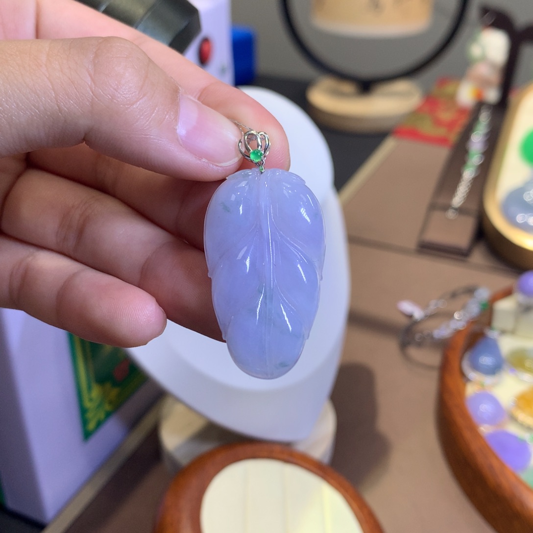 翡翠18K金镶嵌颈饰翡翠