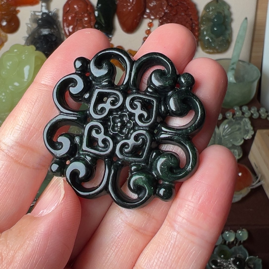 蛇纹石玉吊坠(赠链)未镶嵌