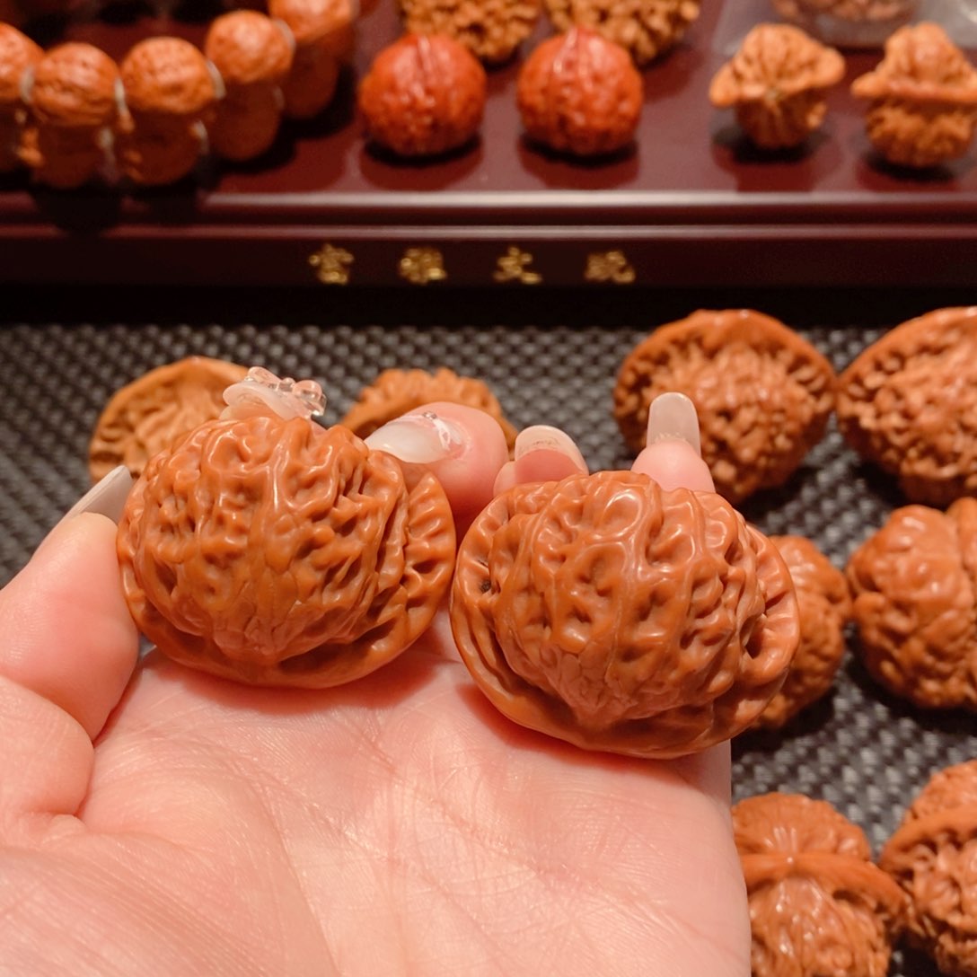 文玩核桃把件宫灯