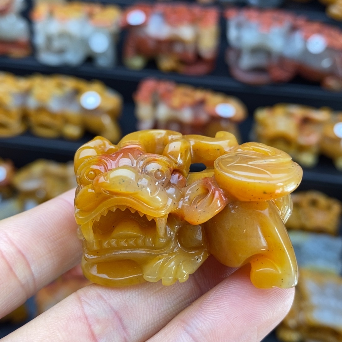 华***仔石英质玉（黄龙玉）未镶嵌颈饰
