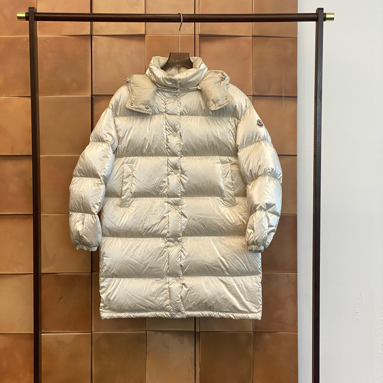 Moncler Gaou 23ss珍珠白刺绣羽绒服/1码/98新原吊袖口磨损/27857