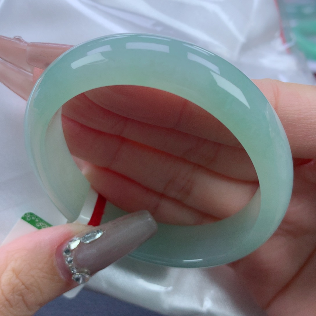 翡翠手镯未镶嵌56贵妃葡萄肉